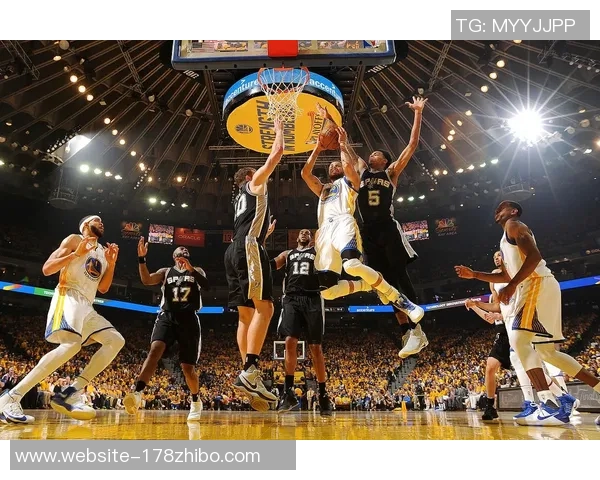 勇士与快船精彩对决全场录像回顾2月23日比赛精彩瞬间分析 勇士与快船精彩对决全场录像回顾2月23日比赛精彩瞬间分析